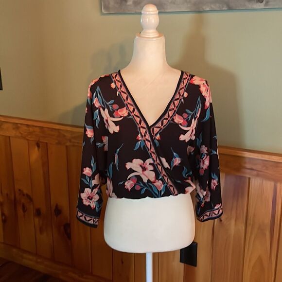 Flying Tomato 🍅 top - Picture 1 of 8